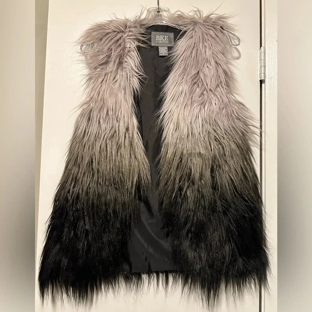 BKE black ombré faux fur vest size M